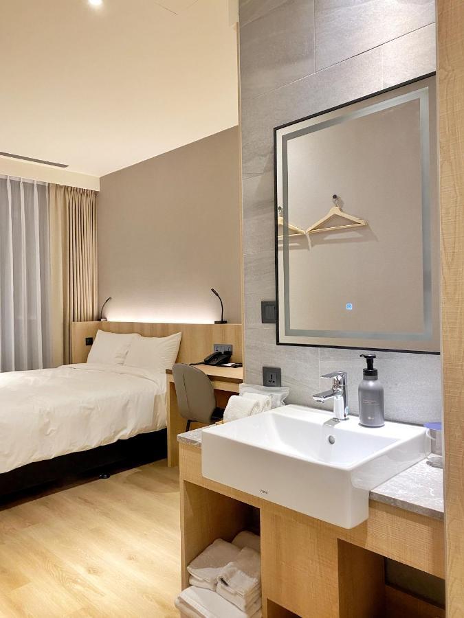 Alfar Hotel Таоюань Экстерьер фото